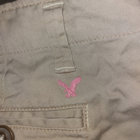 American Eagle 🦅 Khaki Shorts ◇ Size 2 - Picture 3 of 5